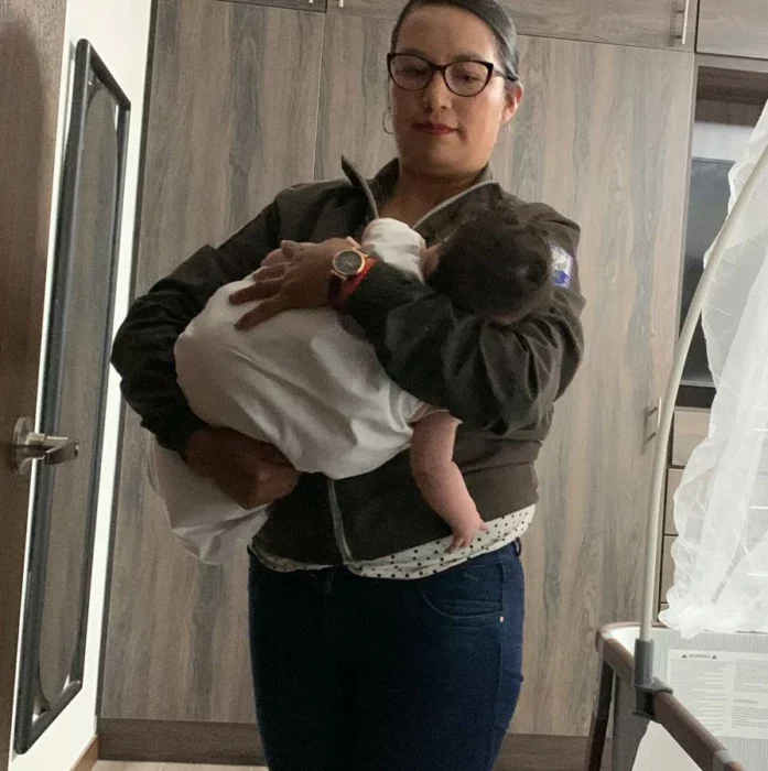 Mujer intentó vender a su bebé a través de Facebook; ya fue detenida