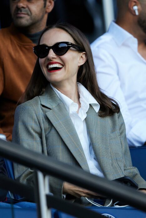 Natalie Portman en un partido de fútbol en París 