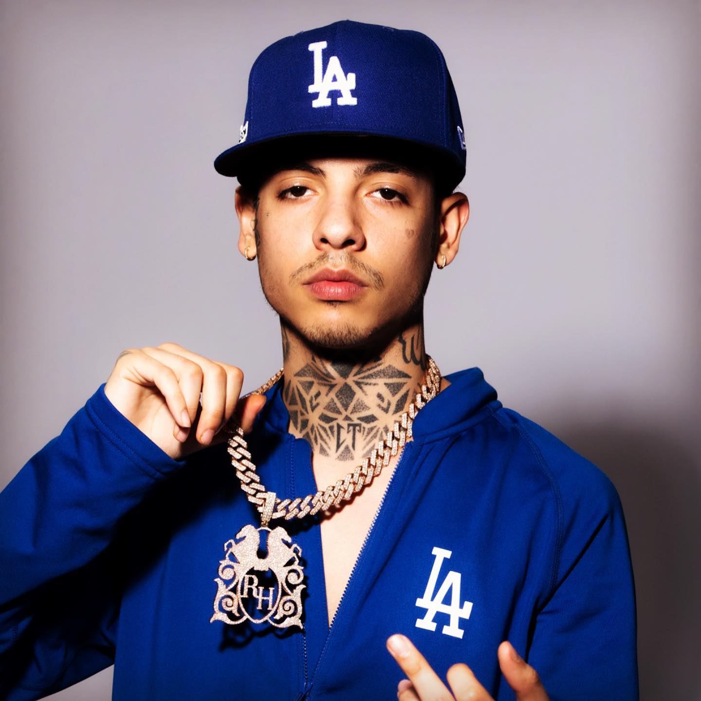 Natanael Cano appears with oxygen in full concert and worries his fans