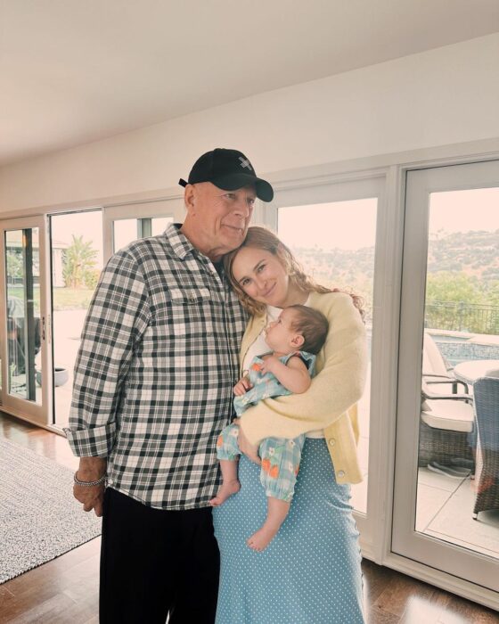 Bruce Willis con su hija Rumer y su nieta 