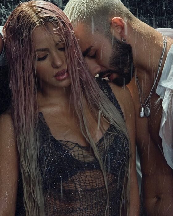 Imagen de Shakira posando al lado de Manuel Turizo 
