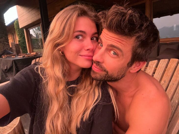 Selfie de Gerard Piqué con su novia Clara Chía 