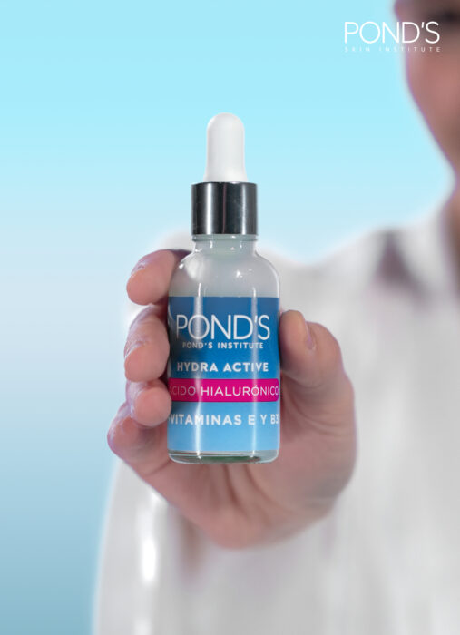 Rutina de skincare con sérum de ácido hialurónico de Pond's, gel